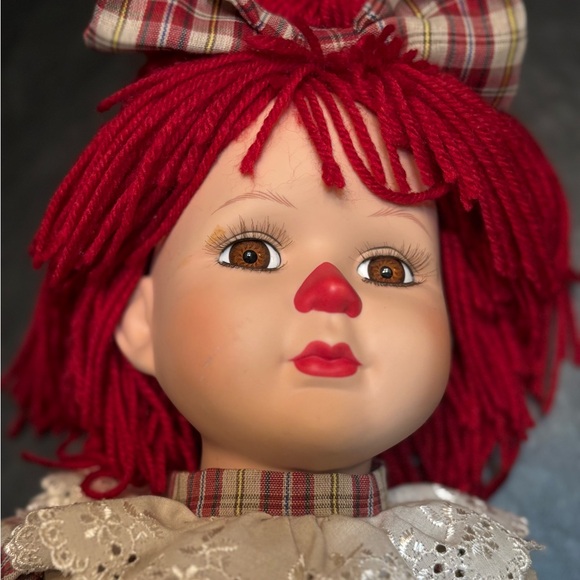 Seymour Mann Raggedy Ann Porcelain Doll Toy Collectible - Picture 6 of 10